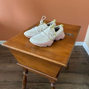 SOREL white and pink women’s lace up tennis shoes